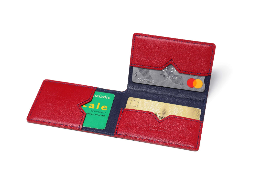 Porte-cartes en cuir de chèvre rouge et coutures bleus